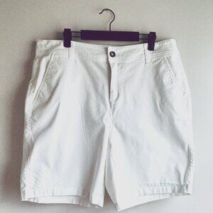 Lane Bryant Cotton Stretch Shorts in White Size 18